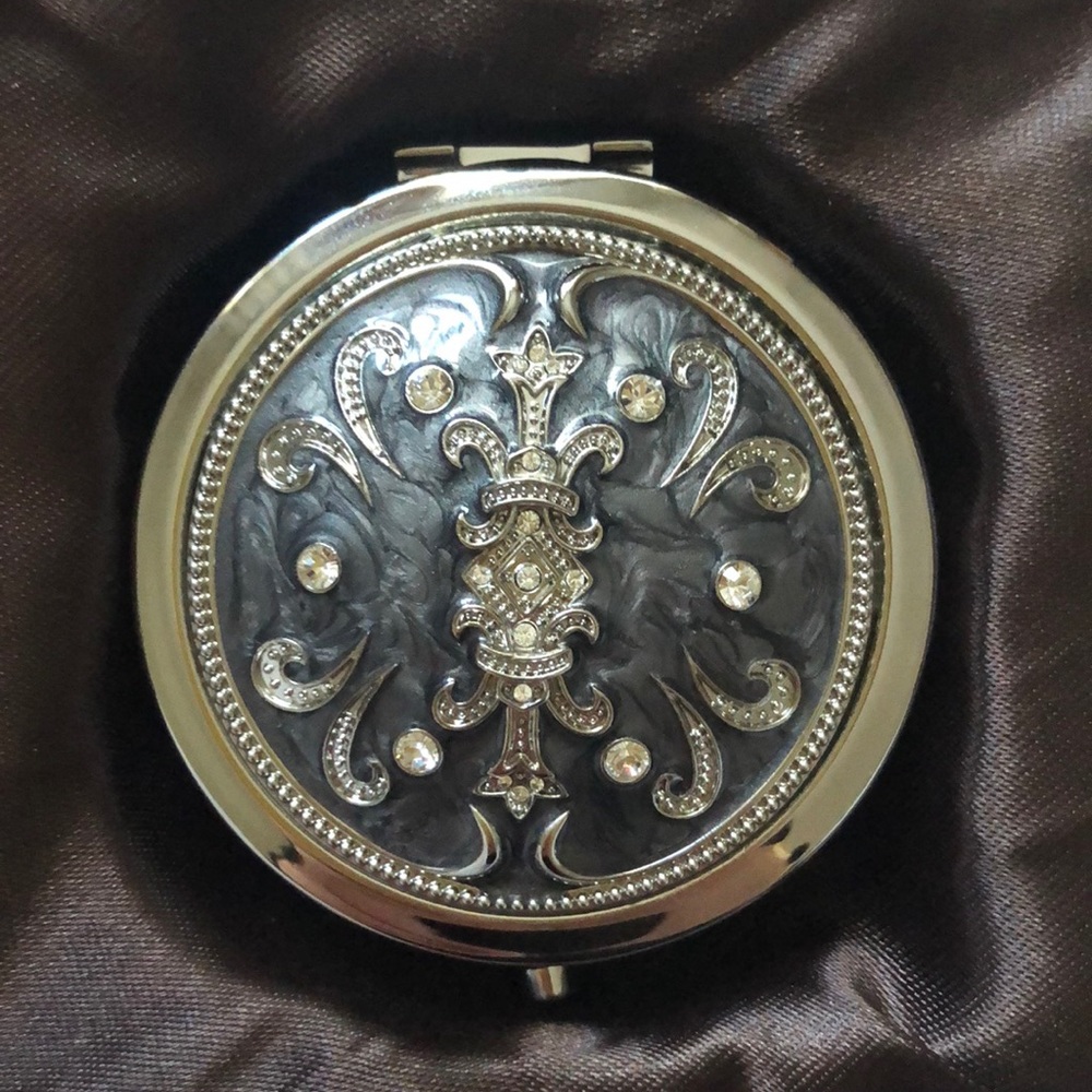 NEW** Argento Swarovski Compact Mirror